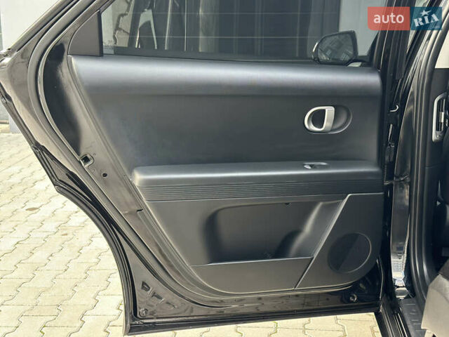 Черный Хендай Ioniq 5, объемом двигателя 0 л и пробегом 156 тыс. км за 22999 $, фото 54 на Automoto.ua