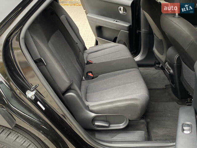 Черный Хендай Ioniq 5, объемом двигателя 0 л и пробегом 54 тыс. км за 28500 $, фото 33 на Automoto.ua