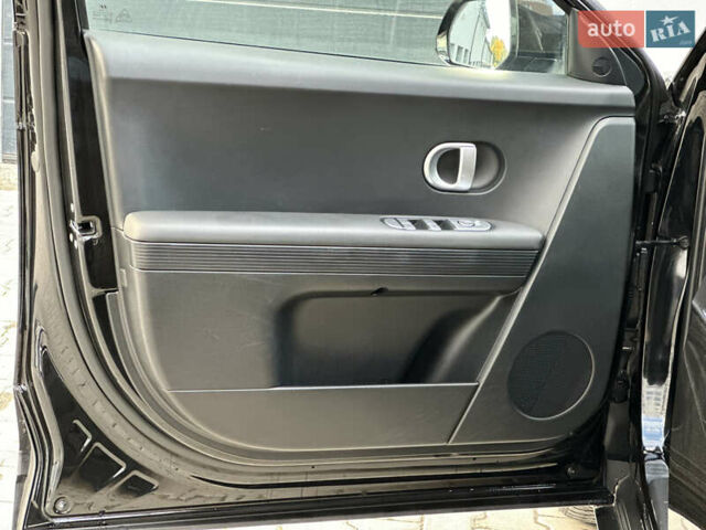 Черный Хендай Ioniq 5, объемом двигателя 0 л и пробегом 156 тыс. км за 22999 $, фото 52 на Automoto.ua