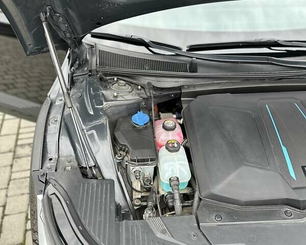 Черный Хендай Ioniq 5, объемом двигателя 0 л и пробегом 70 тыс. км за 23500 $, фото 64 на Automoto.ua