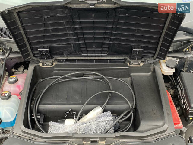 Черный Хендай Ioniq 5, объемом двигателя 0 л и пробегом 54 тыс. км за 28500 $, фото 41 на Automoto.ua