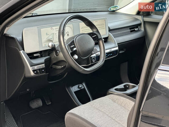 Черный Хендай Ioniq 5, объемом двигателя 0 л и пробегом 156 тыс. км за 22999 $, фото 60 на Automoto.ua