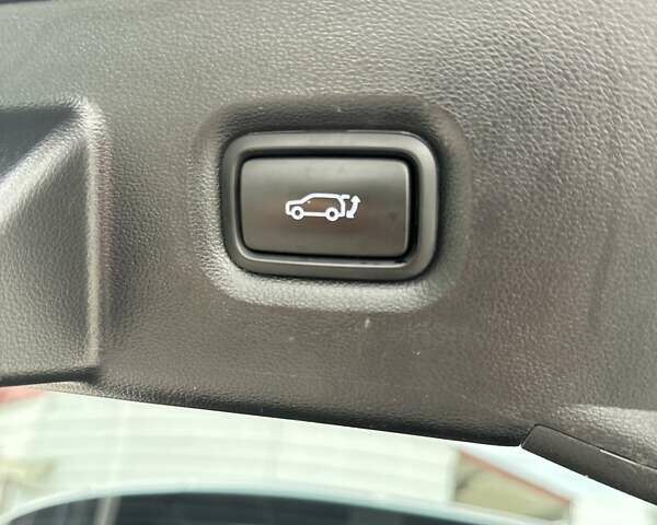 Черный Хендай Ioniq 5, объемом двигателя 0 л и пробегом 70 тыс. км за 23500 $, фото 39 на Automoto.ua