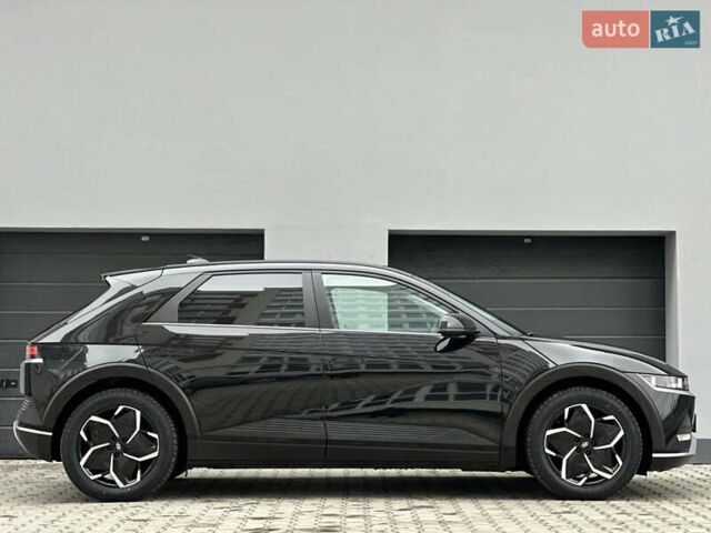 Черный Хендай Ioniq 5, объемом двигателя 0 л и пробегом 156 тыс. км за 22999 $, фото 24 на Automoto.ua