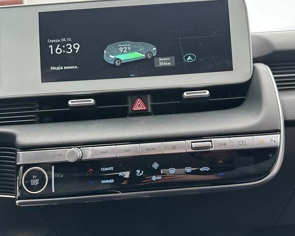 Черный Хендай Ioniq 5, объемом двигателя 0 л и пробегом 70 тыс. км за 23500 $, фото 57 на Automoto.ua