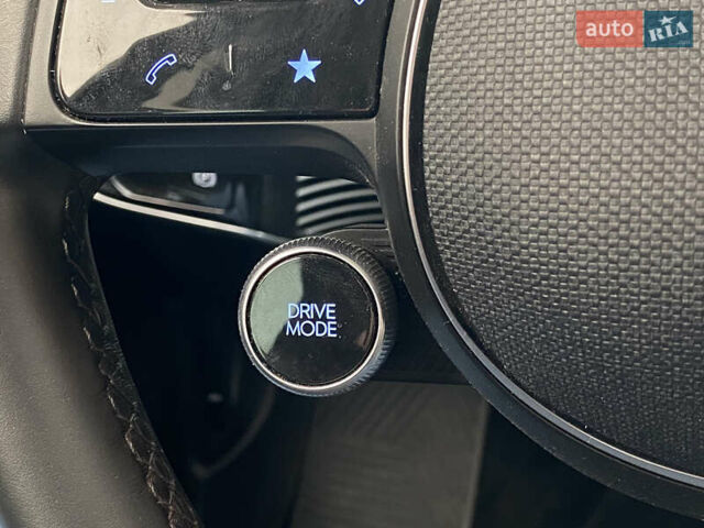 Черный Хендай Ioniq 5, объемом двигателя 0 л и пробегом 54 тыс. км за 28500 $, фото 29 на Automoto.ua