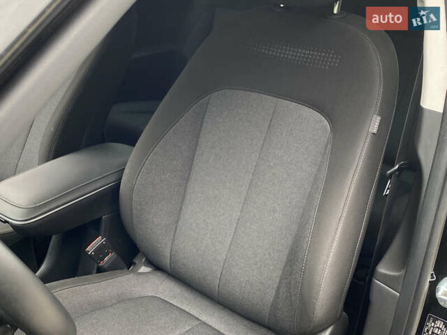 Черный Хендай Ioniq 5, объемом двигателя 0 л и пробегом 54 тыс. км за 28500 $, фото 27 на Automoto.ua