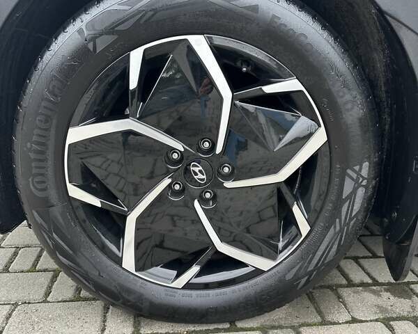 Черный Хендай Ioniq 5, объемом двигателя 0 л и пробегом 70 тыс. км за 23500 $, фото 34 на Automoto.ua
