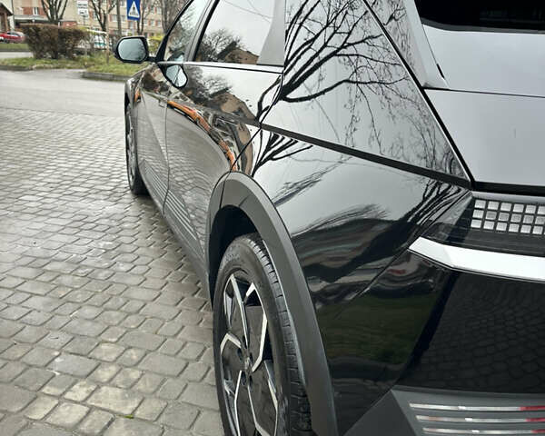 Черный Хендай Ioniq 5, объемом двигателя 0 л и пробегом 105 тыс. км за 23500 $, фото 8 на Automoto.ua