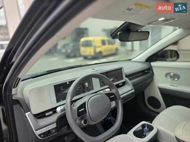 Черный Хендай Ioniq 5, объемом двигателя 0 л и пробегом 105 тыс. км за 19900 $, фото 6 на Automoto.ua