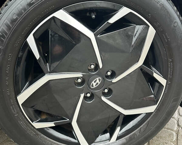 Черный Хендай Ioniq 5, объемом двигателя 0 л и пробегом 105 тыс. км за 23500 $, фото 19 на Automoto.ua