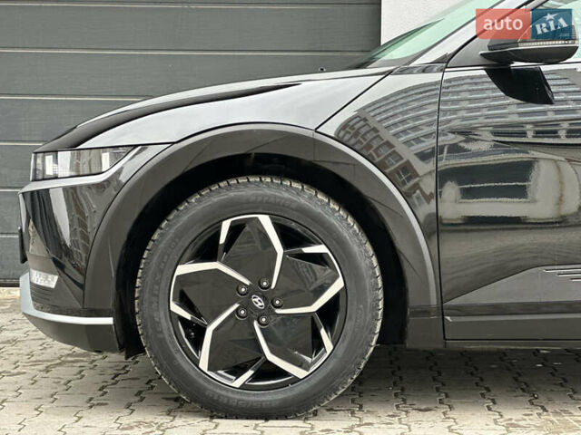 Черный Хендай Ioniq 5, объемом двигателя 0 л и пробегом 156 тыс. км за 22999 $, фото 17 на Automoto.ua