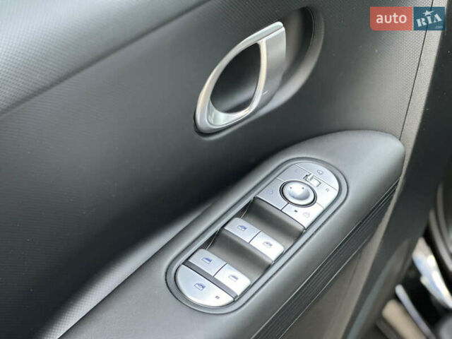 Черный Хендай Ioniq 5, объемом двигателя 0 л и пробегом 156 тыс. км за 22999 $, фото 53 на Automoto.ua