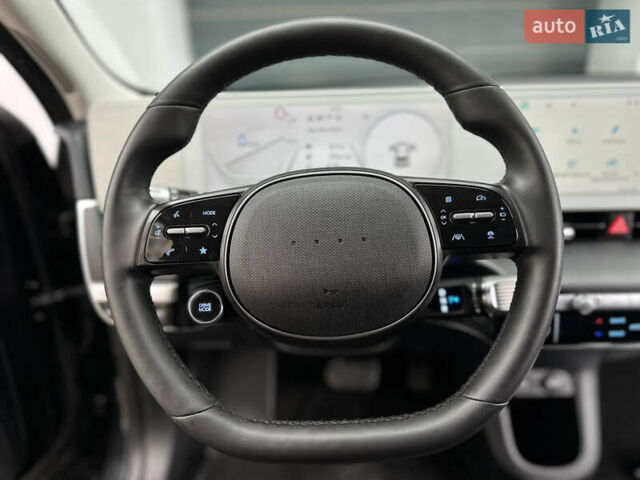 Черный Хендай Ioniq 5, объемом двигателя 0 л и пробегом 156 тыс. км за 22999 $, фото 63 на Automoto.ua