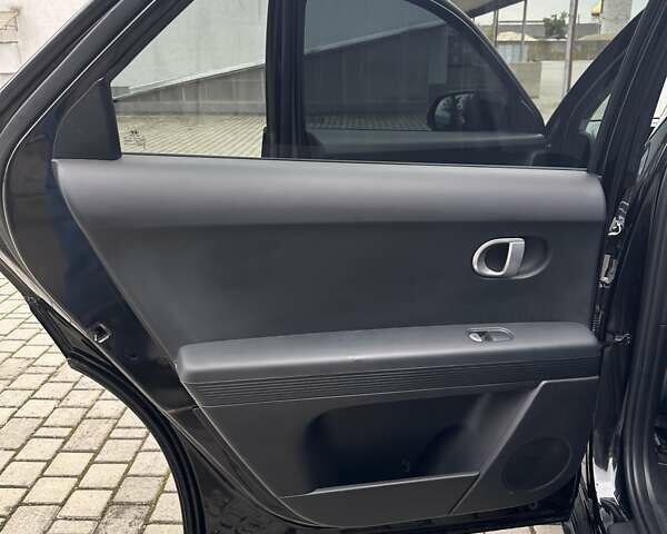 Черный Хендай Ioniq 5, объемом двигателя 0 л и пробегом 70 тыс. км за 23500 $, фото 40 на Automoto.ua