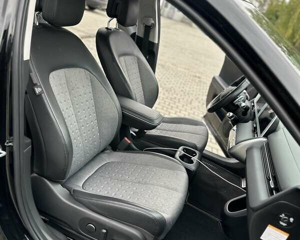 Черный Хендай Ioniq 5, объемом двигателя 0 л и пробегом 70 тыс. км за 23500 $, фото 48 на Automoto.ua
