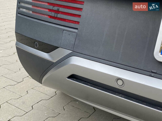 Черный Хендай Ioniq 5, объемом двигателя 0 л и пробегом 54 тыс. км за 28500 $, фото 10 на Automoto.ua