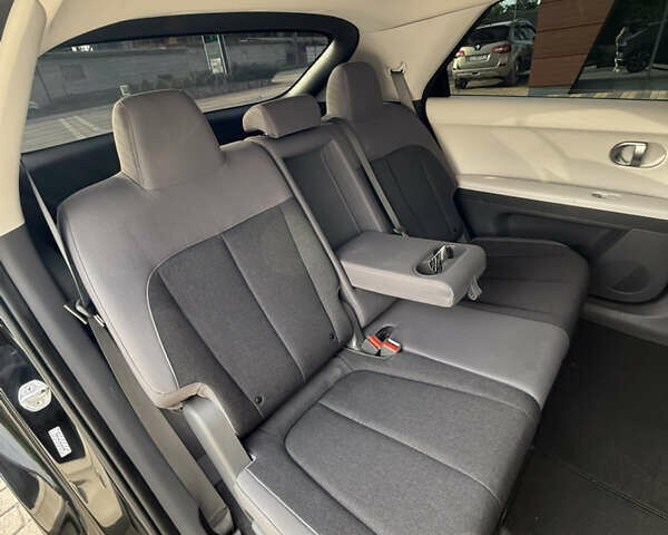 Чорний Хендай Ioniq 5, об'ємом двигуна 0 л та пробігом 120 тис. км за 23777 $, фото 26 на Automoto.ua