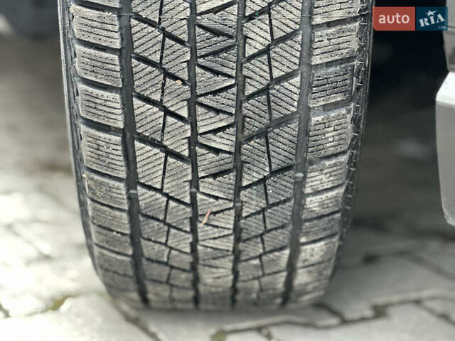 Черный Хендай Ioniq 5, объемом двигателя 0 л и пробегом 156 тыс. км за 22999 $, фото 48 на Automoto.ua