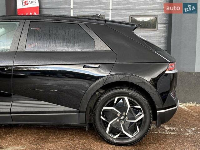 Черный Хендай Ioniq 5, объемом двигателя 0 л и пробегом 22 тыс. км за 28999 $, фото 6 на Automoto.ua