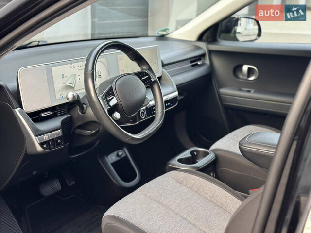 Черный Хендай Ioniq 5, объемом двигателя 0 л и пробегом 156 тыс. км за 22999 $, фото 62 на Automoto.ua