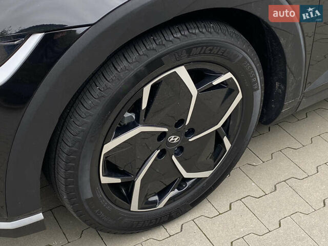Черный Хендай Ioniq 5, объемом двигателя 0 л и пробегом 54 тыс. км за 28500 $, фото 7 на Automoto.ua