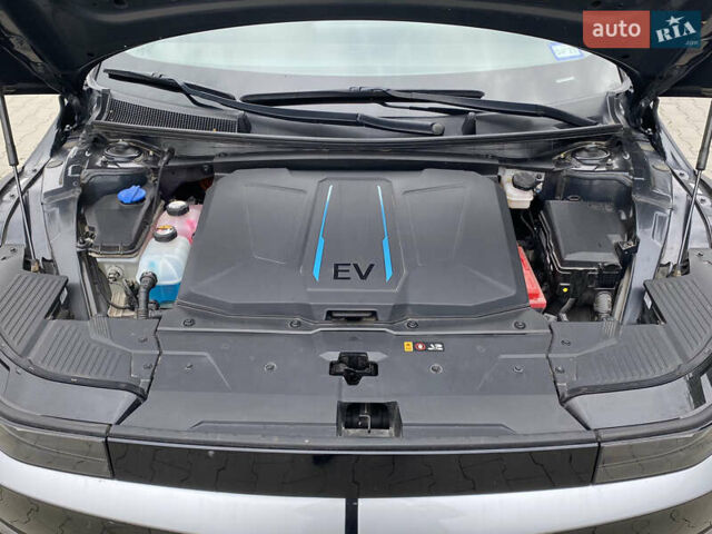 Черный Хендай Ioniq 5, объемом двигателя 0 л и пробегом 54 тыс. км за 28500 $, фото 40 на Automoto.ua