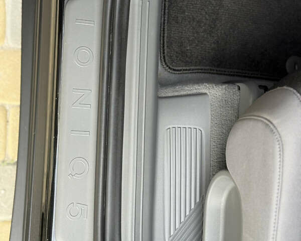 Чорний Хендай Ioniq 5, об'ємом двигуна 0 л та пробігом 120 тис. км за 23777 $, фото 19 на Automoto.ua