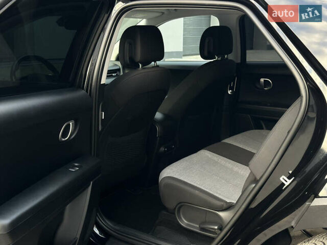 Черный Хендай Ioniq 5, объемом двигателя 0 л и пробегом 156 тыс. км за 22999 $, фото 74 на Automoto.ua