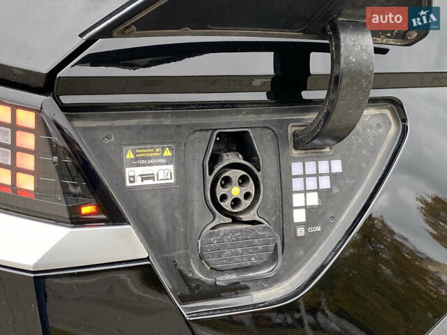 Черный Хендай Ioniq 5, объемом двигателя 0 л и пробегом 54 тыс. км за 28500 $, фото 39 на Automoto.ua