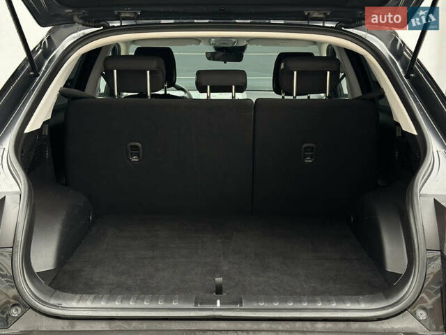 Черный Хендай Ioniq 5, объемом двигателя 0 л и пробегом 156 тыс. км за 22999 $, фото 43 на Automoto.ua