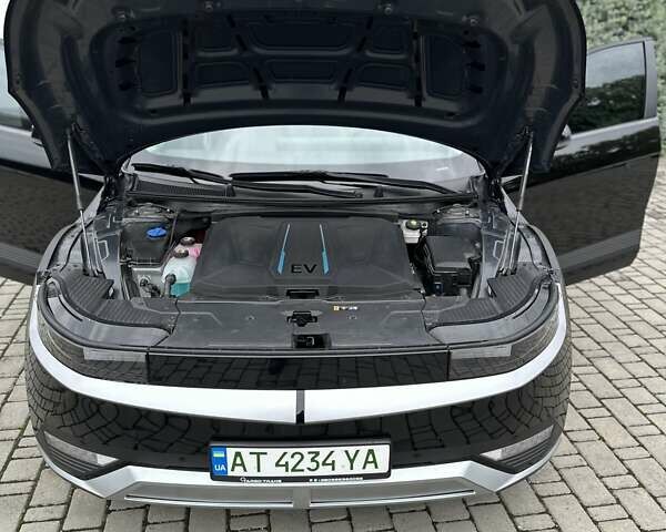Черный Хендай Ioniq 5, объемом двигателя 0 л и пробегом 70 тыс. км за 23500 $, фото 63 на Automoto.ua