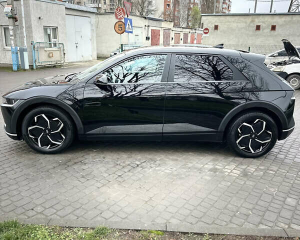Черный Хендай Ioniq 5, объемом двигателя 0 л и пробегом 105 тыс. км за 23500 $, фото 4 на Automoto.ua