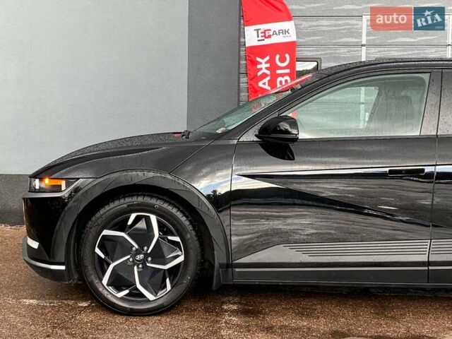 Черный Хендай Ioniq 5, объемом двигателя 0 л и пробегом 22 тыс. км за 28999 $, фото 4 на Automoto.ua