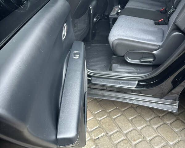 Черный Хендай Ioniq 5, объемом двигателя 0 л и пробегом 105 тыс. км за 23500 $, фото 27 на Automoto.ua