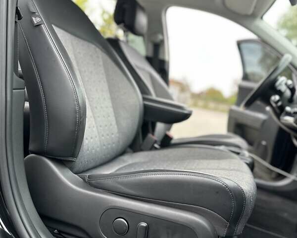 Черный Хендай Ioniq 5, объемом двигателя 0 л и пробегом 70 тыс. км за 23500 $, фото 50 на Automoto.ua