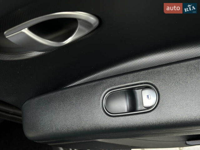 Черный Хендай Ioniq 5, объемом двигателя 0 л и пробегом 156 тыс. км за 22999 $, фото 57 на Automoto.ua