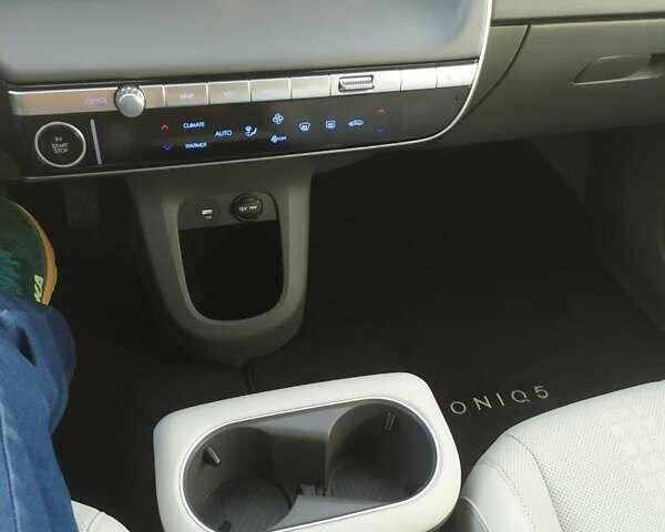 Чорний Хендай Ioniq 5, об'ємом двигуна 0 л та пробігом 34 тис. км за 27500 $, фото 37 на Automoto.ua
