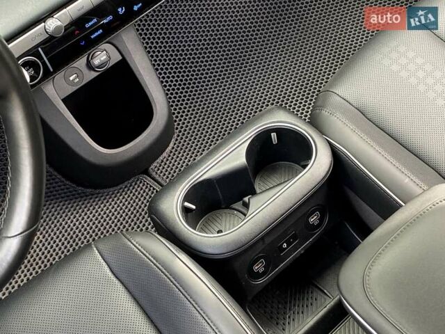 Черный Хендай Ioniq 5, объемом двигателя 0 л и пробегом 22 тыс. км за 28999 $, фото 31 на Automoto.ua