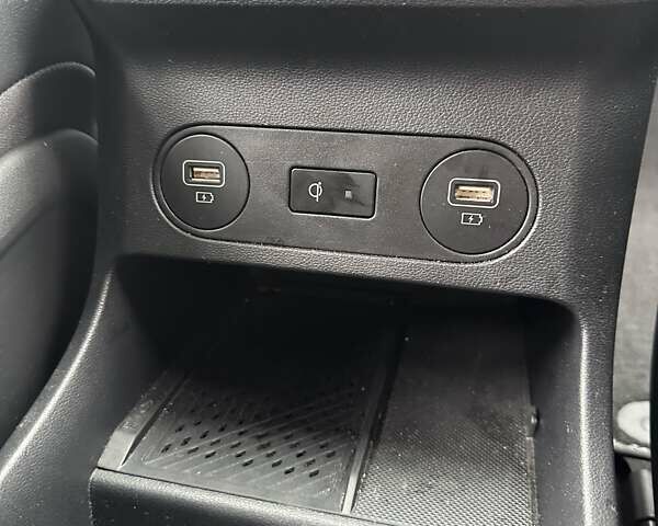 Черный Хендай Ioniq 5, объемом двигателя 0 л и пробегом 70 тыс. км за 23500 $, фото 54 на Automoto.ua