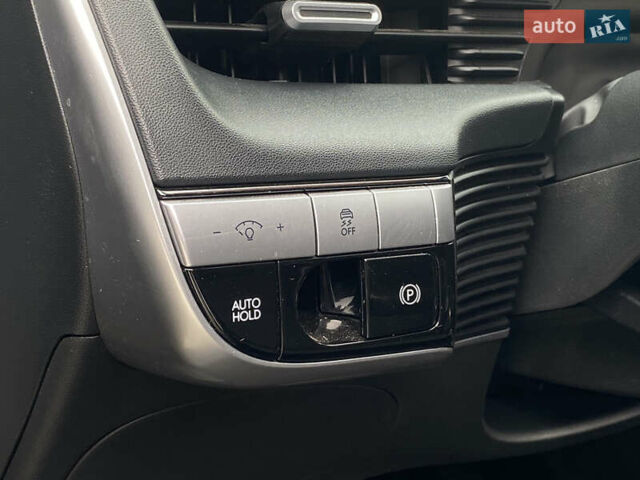 Черный Хендай Ioniq 5, объемом двигателя 0 л и пробегом 54 тыс. км за 28500 $, фото 32 на Automoto.ua