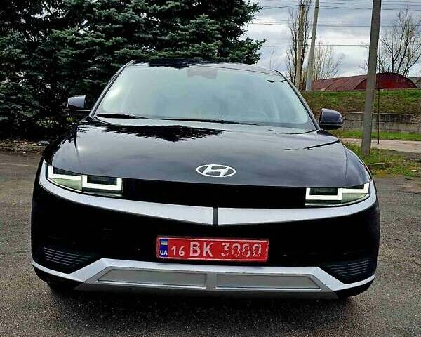 Черный Хендай Ioniq 5, объемом двигателя 0 л и пробегом 27 тыс. км за 22950 $, фото 2 на Automoto.ua