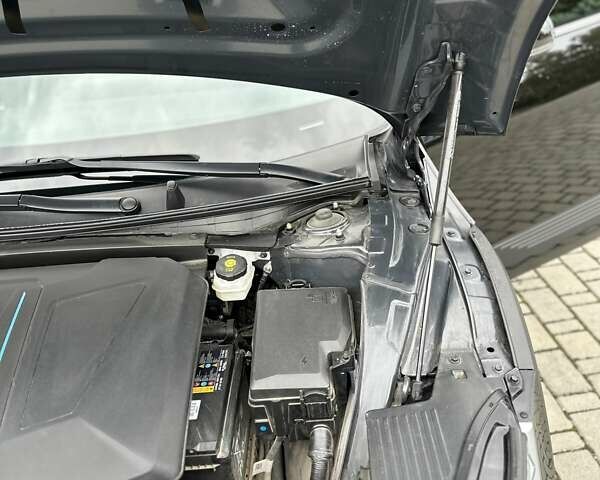 Черный Хендай Ioniq 5, объемом двигателя 0 л и пробегом 70 тыс. км за 23500 $, фото 65 на Automoto.ua