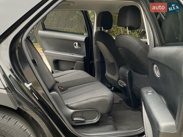 Черный Хендай Ioniq 5, объемом двигателя 0 л и пробегом 54 тыс. км за 28500 $, фото 17 на Automoto.ua