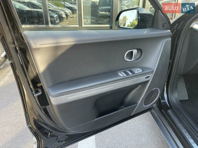 Черный Хендай Ioniq 5, объемом двигателя 0 л и пробегом 14 тыс. км за 27600 $, фото 9 на Automoto.ua