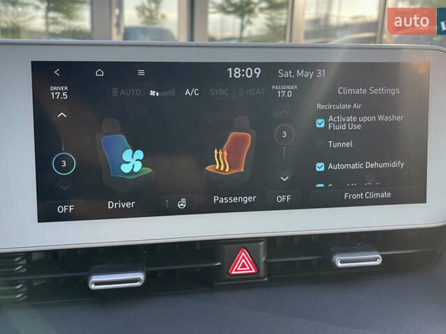 Черный Хендай Ioniq 5, объемом двигателя 0 л и пробегом 14 тыс. км за 27600 $, фото 19 на Automoto.ua