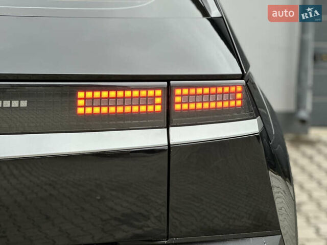 Черный Хендай Ioniq 5, объемом двигателя 0 л и пробегом 156 тыс. км за 22999 $, фото 40 на Automoto.ua