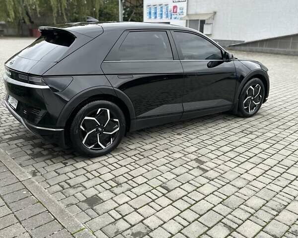 Черный Хендай Ioniq 5, объемом двигателя 0 л и пробегом 70 тыс. км за 23500 $, фото 16 на Automoto.ua
