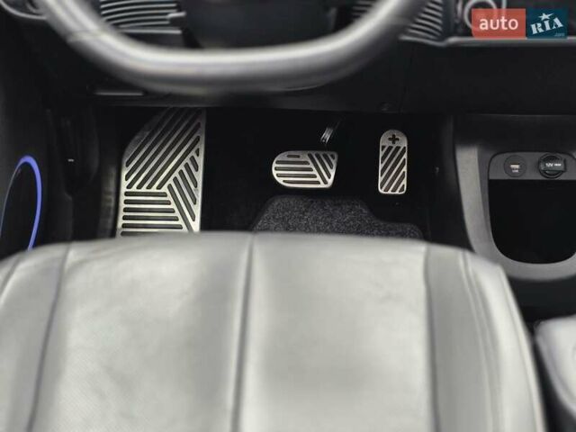 Чорний Хендай Ioniq 5, об'ємом двигуна 0 л та пробігом 91 тис. км за 25900 $, фото 78 на Automoto.ua