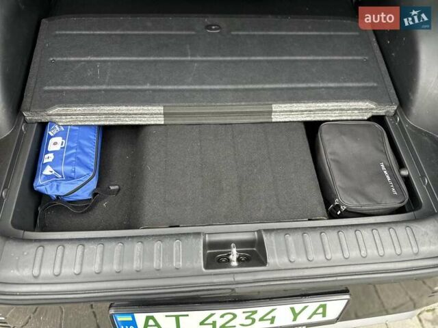 Черный Хендай Ioniq 5, объемом двигателя 0 л и пробегом 70 тыс. км за 23500 $, фото 37 на Automoto.ua